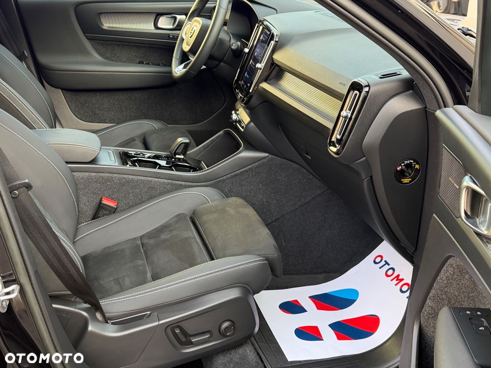 Volvo XC 40 B3 B DKG Ultra Black Edition - 8