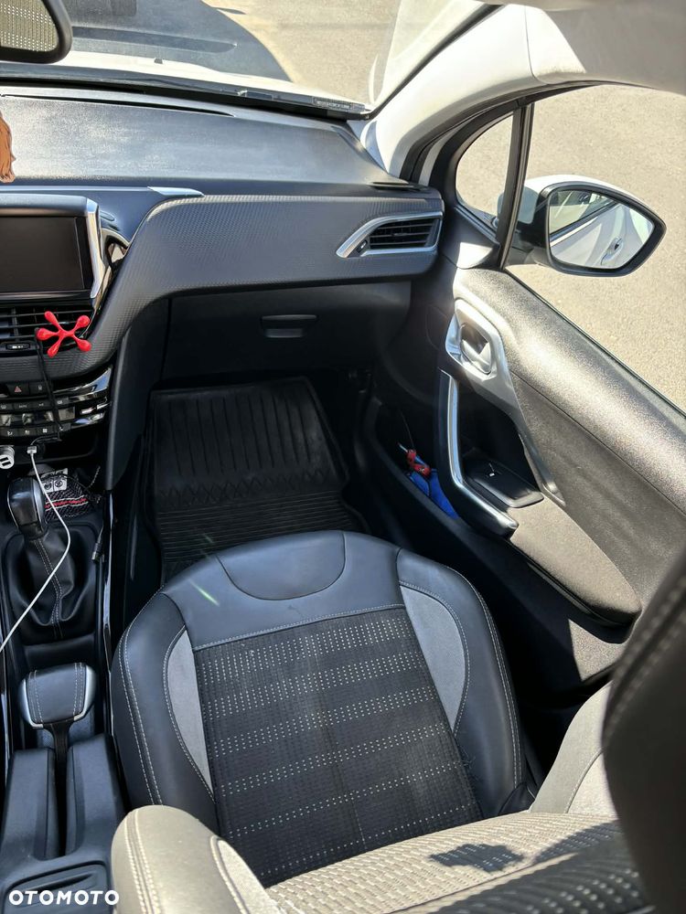 Peugeot 2008 BlueHDi 100 STOP & START Active - 12