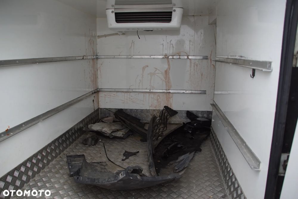 Auto na części - Fiat Doblo II Lift 1.6 Multijet 105 KM 263A8000 C635 249 2021R Silnik Skrzynia Drzwi Błotnik Zderzak Lampa Lusterko Klamka Deska Kokpit Sterownik Moduł Czujnik Licznik Panel Kierownica - 16