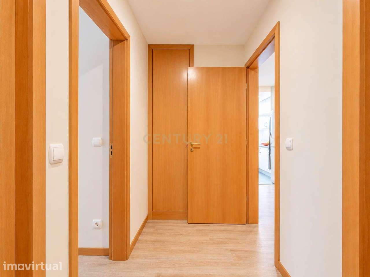 Apartamento T2 com varanda, garagem e arrumos | Senhora da Hora - Mato - Grande imagem: 4/26