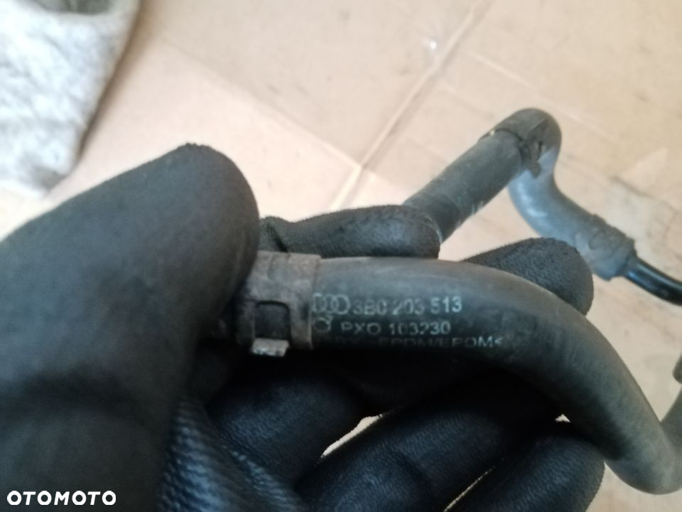 Przewody rurki paliwa VW Passat B5 8D0203523C 3B0203513 - 5