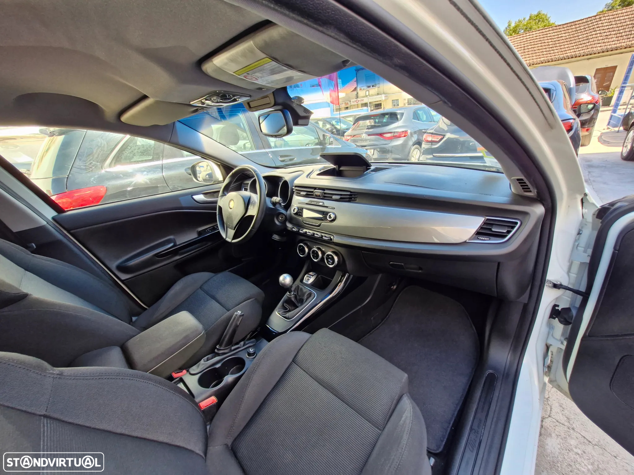 Alfa Romeo Giulietta 1.6 JTDm Distinctive 57X - 13