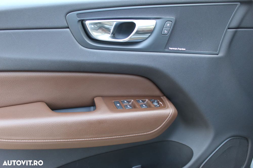 Volvo XC 60 D4 AWD Momentum - 9