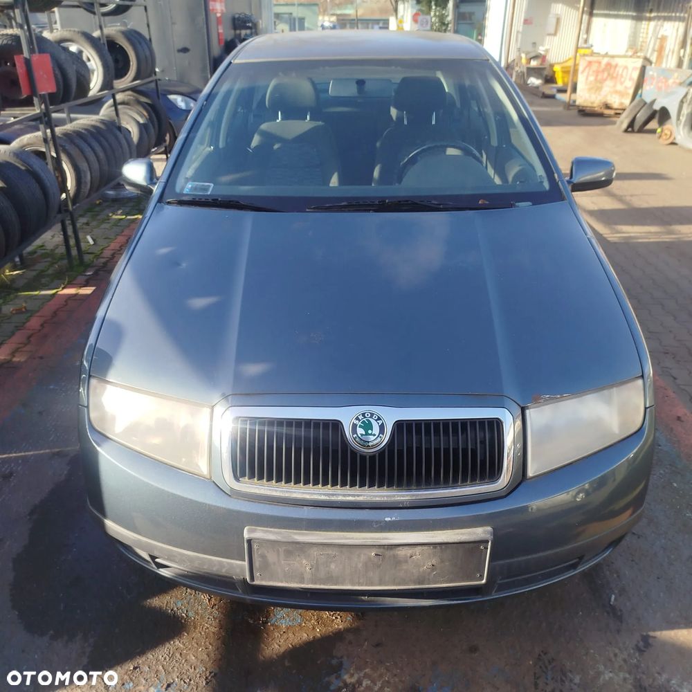 Skoda Fabia 1  na części . - 1