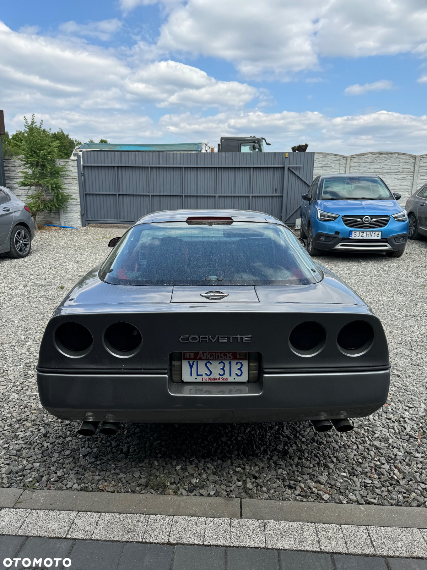 Chevrolet Corvette - 2