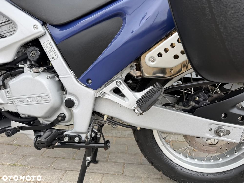 BMW F - 33