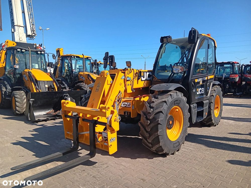 JCB 542-70 Agri Xtra - 12