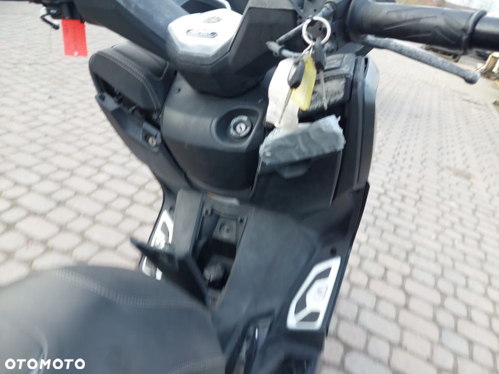 Yamaha X-max - 15