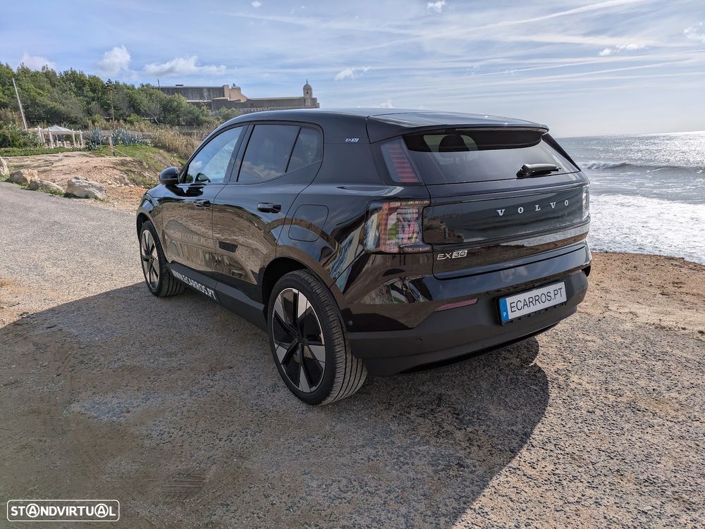 Volvo EX30 Single Motor Extended Range RWD Ultra - 11
