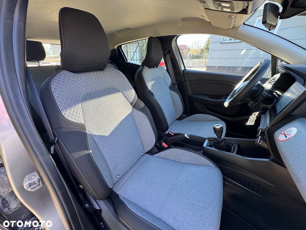 Renault Clio TCe 100 INTENS - 17