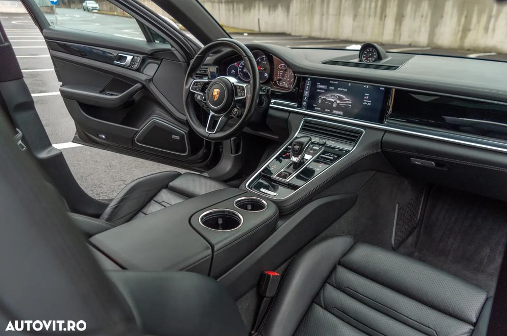 Porsche Panamera - 8