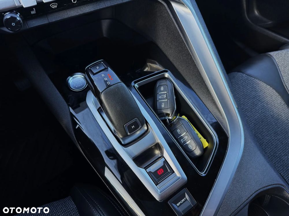 Peugeot 3008 BlueHDi 130 Stop & Start EAT8 Allure - 17