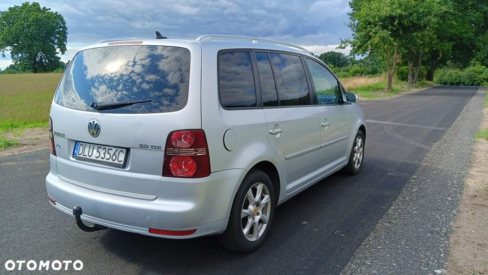 Volkswagen Touran - 4