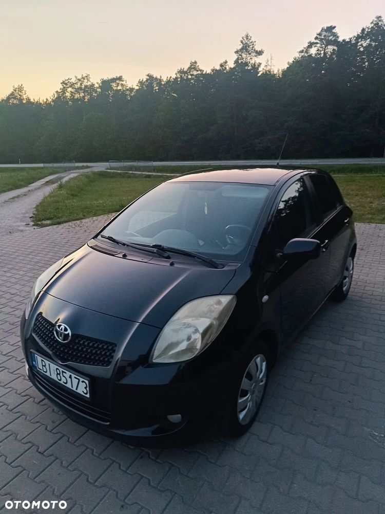 Toyota Yaris 1.3 Sol - 1