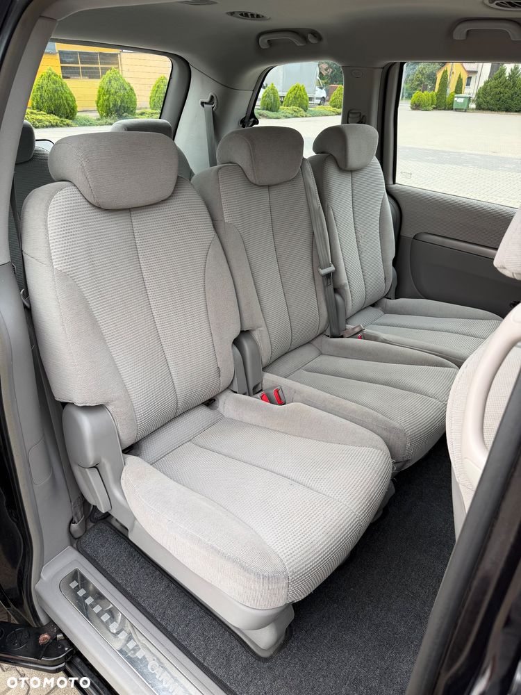 Kia Carnival 2.9 CRDi Tour - 32