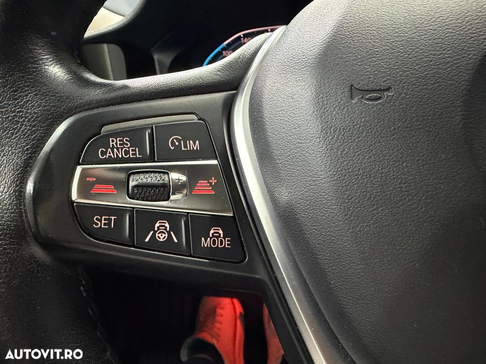 BMW Seria 3 330e AT PHEV - 34