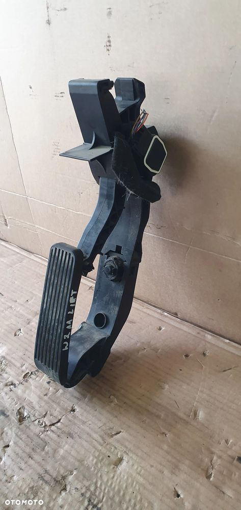 Pedał potencjometr gazu Mercedes E-Klasa W211 A2113000904 - 4