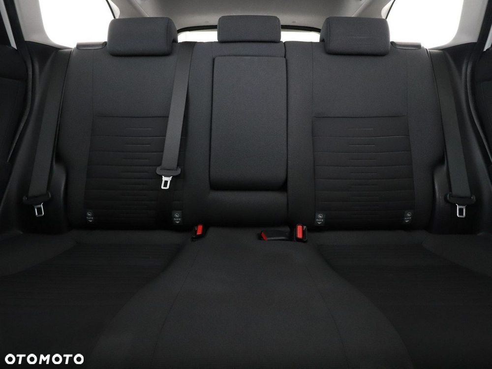 Toyota Auris Hybrid 135 Comfort - 19