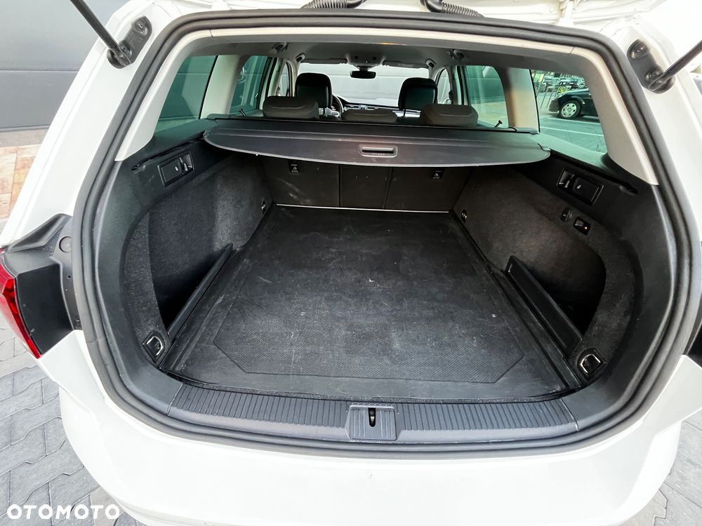 Volkswagen Passat - 14