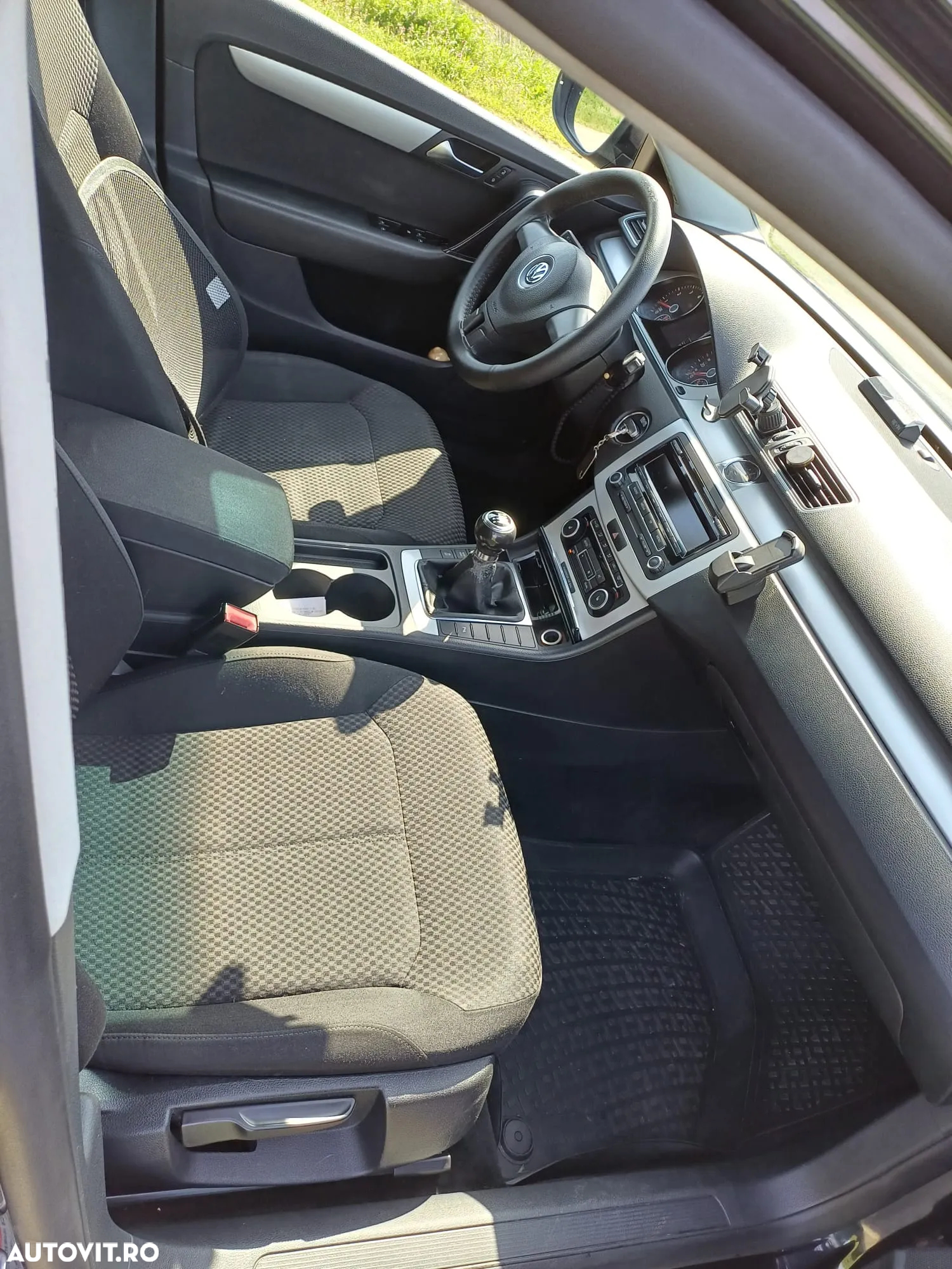 Volkswagen Passat - 11