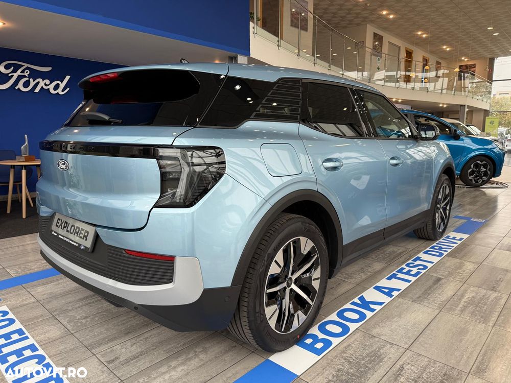 Ford Explorer RWD 77 kWh Extended Range Select - 4