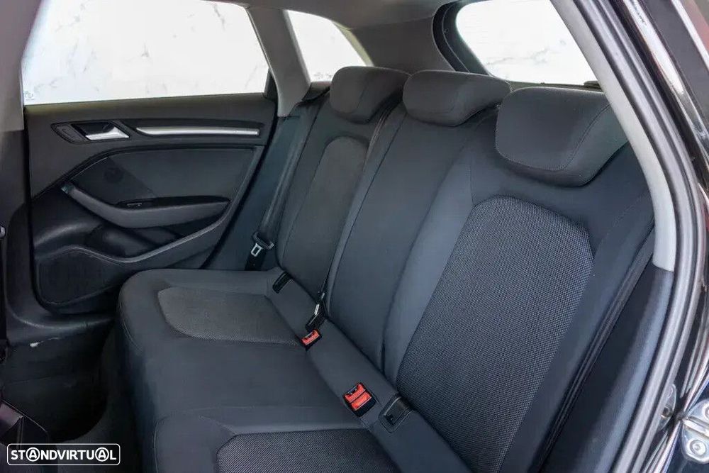 Audi A3 Sportback 1.6 TDI S-line - 16