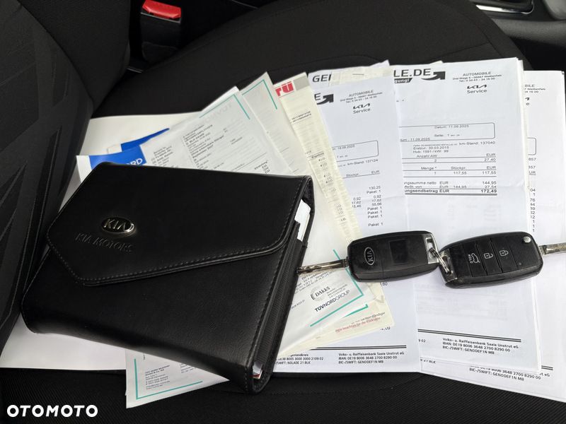 Kia Ceed 1.6 GDI Dream Team Edition - 17