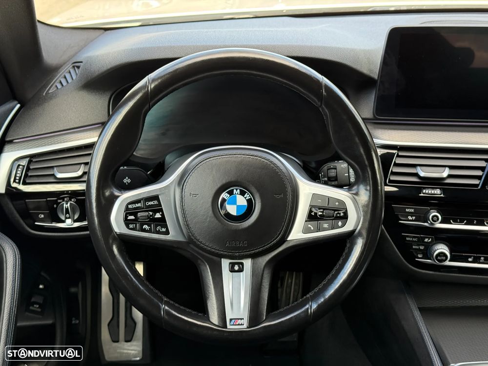 BMW 530 e Pack Desportivo M - 33