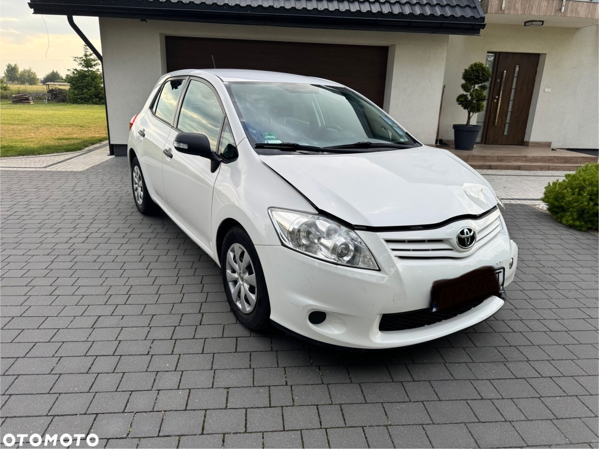 Toyota Auris 1.4 D-4D Luna - 1