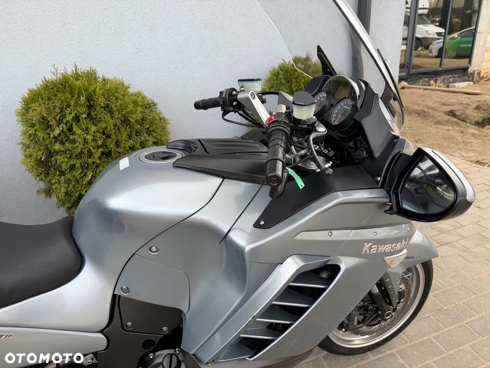 Kawasaki GTR - 14