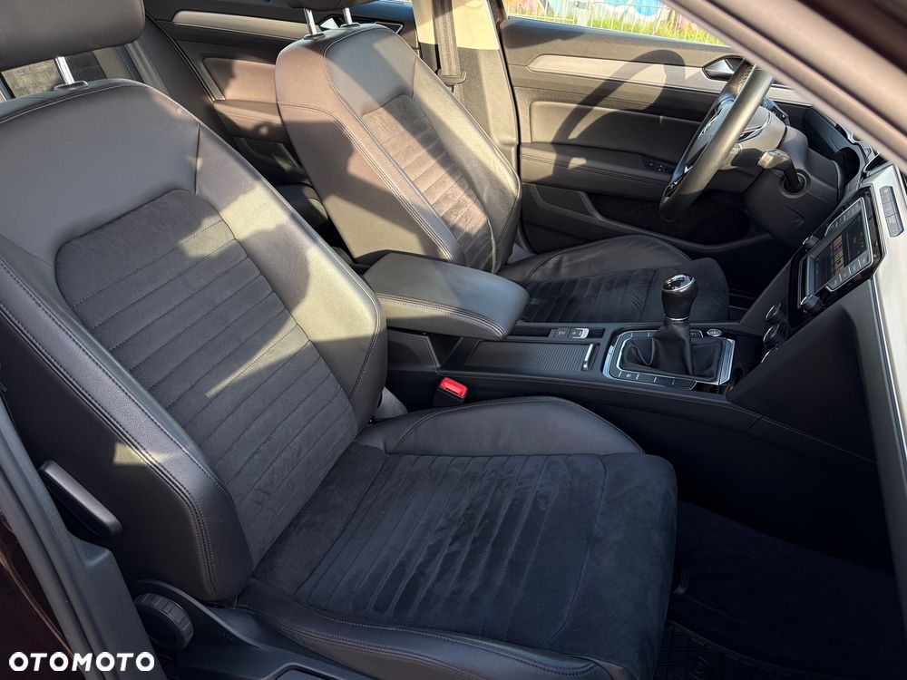Volkswagen Passat 1.8 TSI BMT Highline - 16