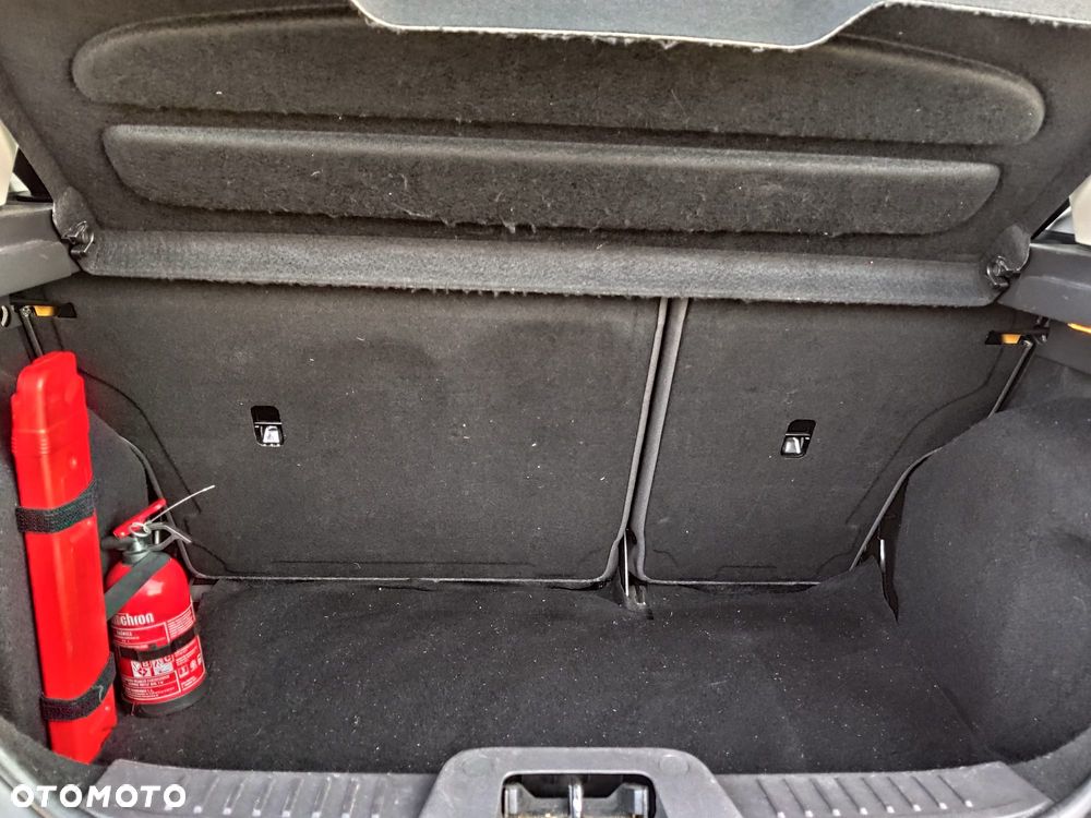 Ford Fiesta 1.4 Trend - 23