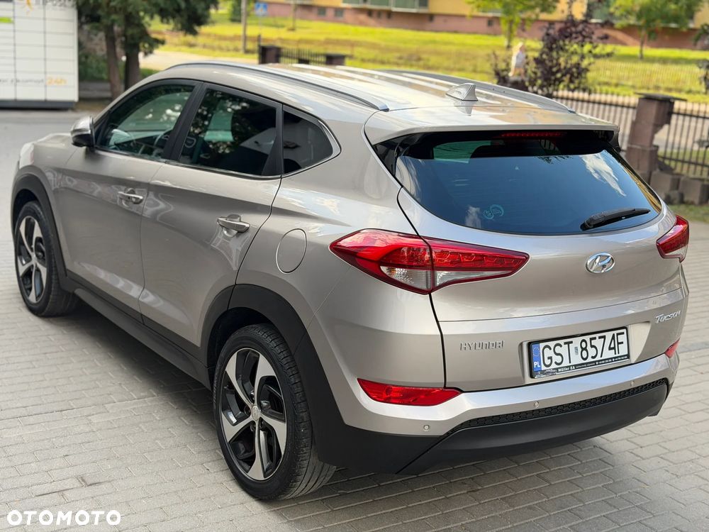 Hyundai Tucson 1.7 CRDI BlueDrive TourdePologne 2WD - 16