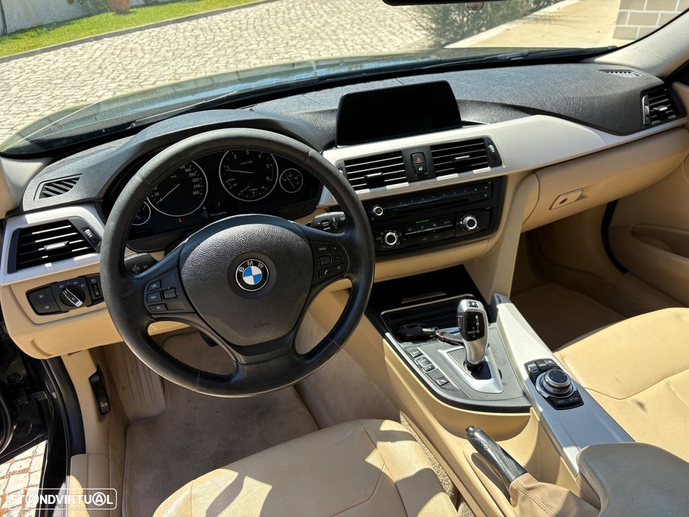 BMW 318 d Auto Line Luxury — fotografia 30