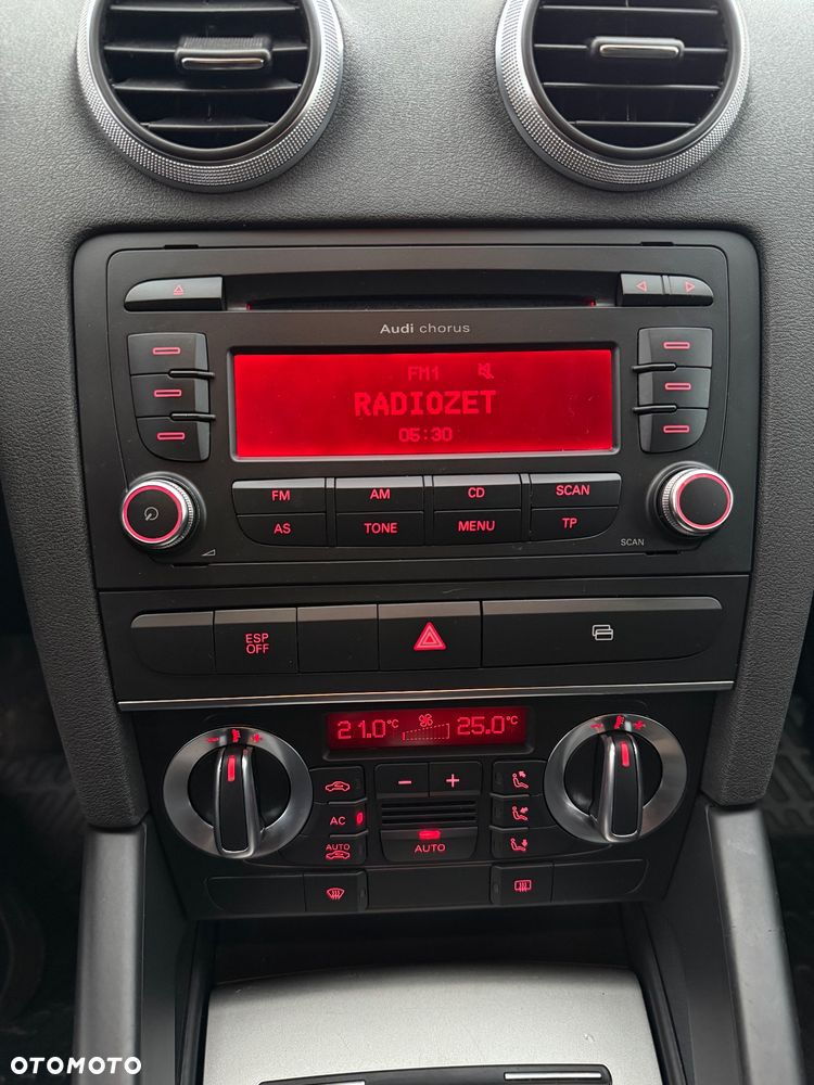 Audi A3 Sportback 1.8 TFSI Ambiente - 21