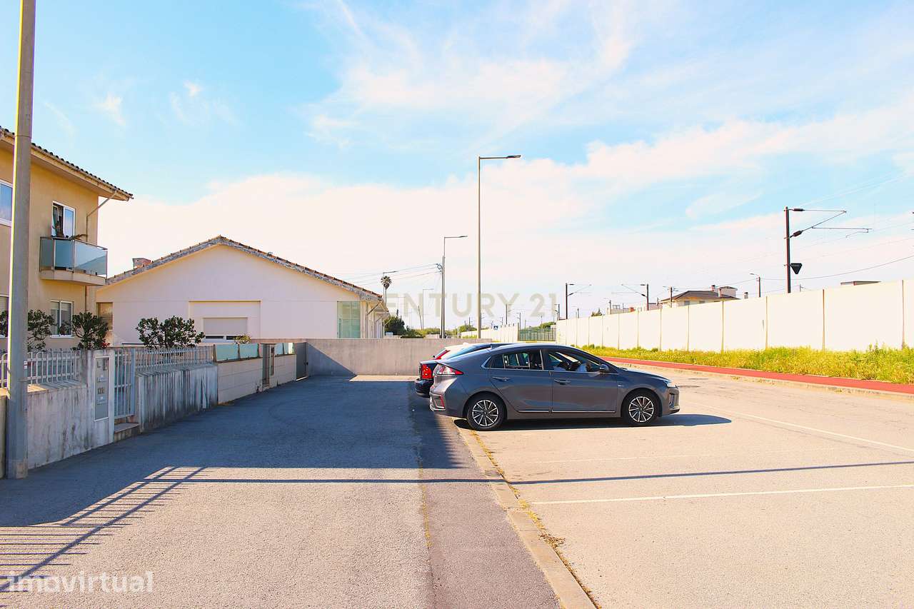 Andar Moradia Moderna em Vila Nova de Gaia - 3 Quartos, 2 Casas de Ban - Grande imagem: 4/37