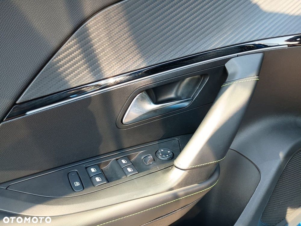 Peugeot 2008 - 18