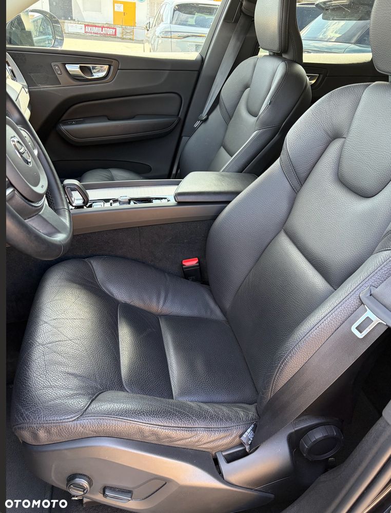 Volvo XC 60 B4 D AWD Core - 11