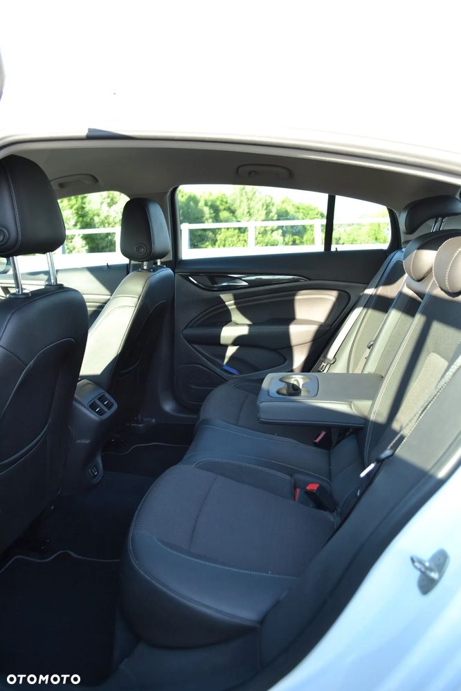 Opel Insignia 1.5 T Elite S&S Eco - 16