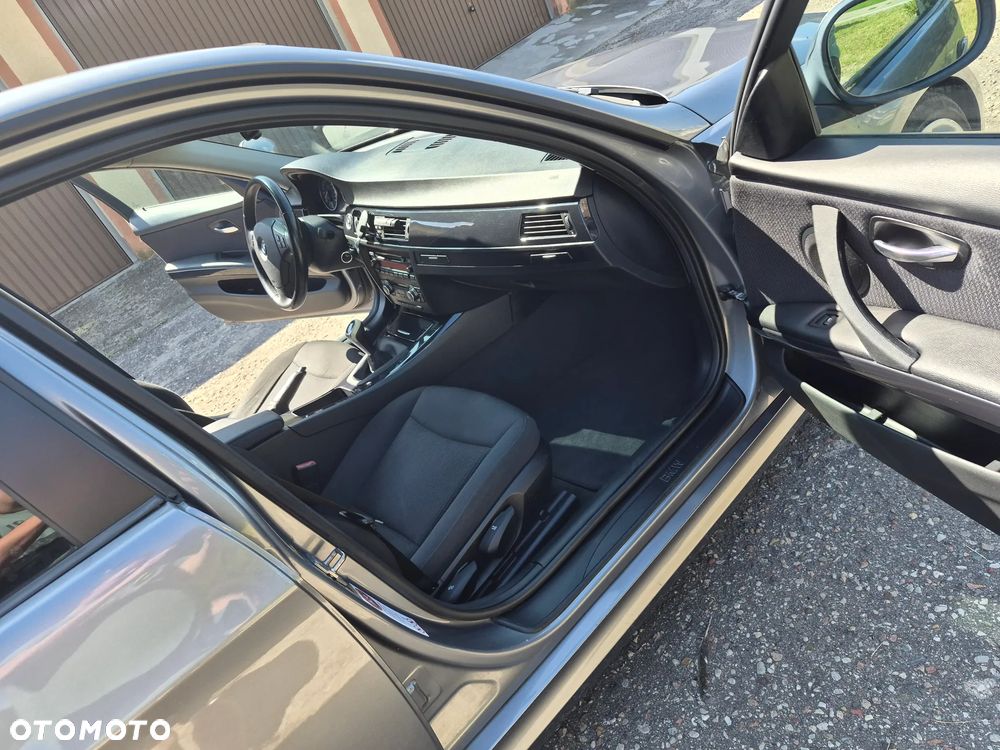 BMW Seria 3 - 16