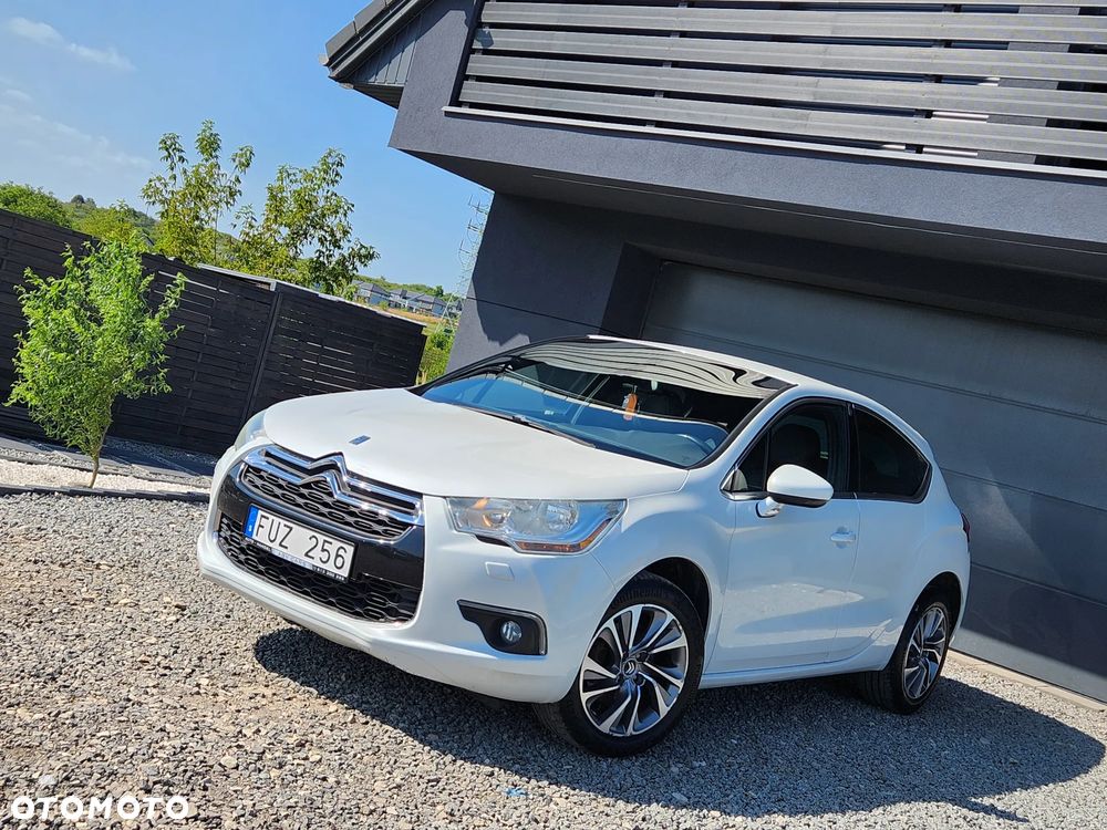 Citroën DS4 HDi 165 SoChic - 11