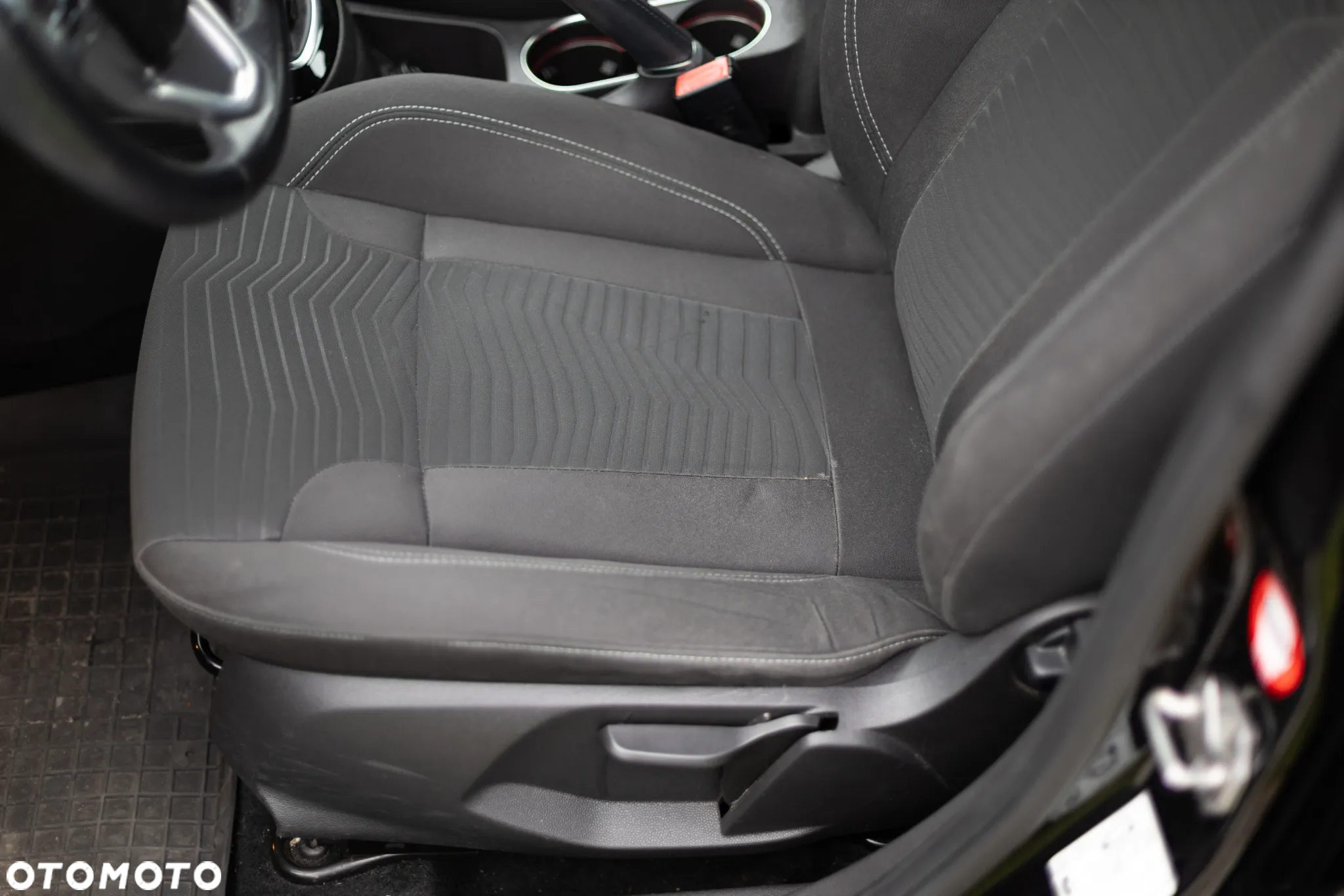 Ford Fiesta 1.0 EcoBoost Titanium - 30
