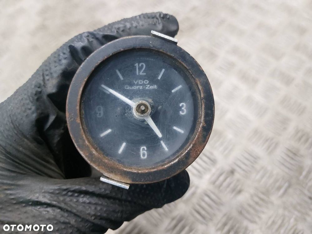 LICZNIK ZEGARY PALIWO TEMPERATURA MERCEDES-BENZ T1 KACZKA 2.4 D - 6