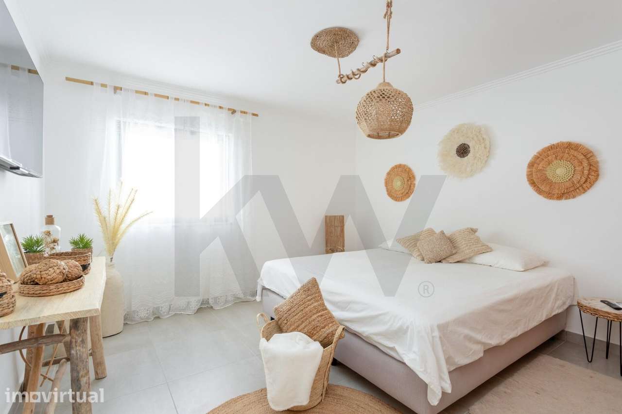 MORADIA T4 DE ALTO PADRÃO COM PISCINA  | ARMAÇÃO DE PÊRA, ALGARVE - Grande imagem: 4/23