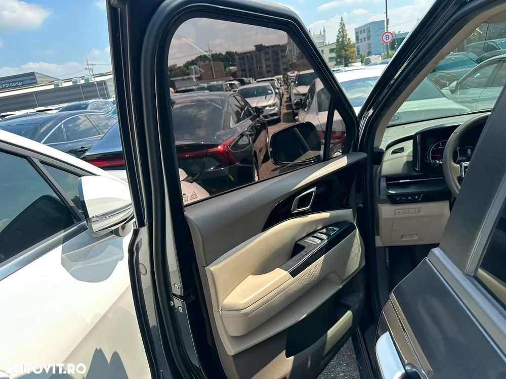 Kia Carnival - 13