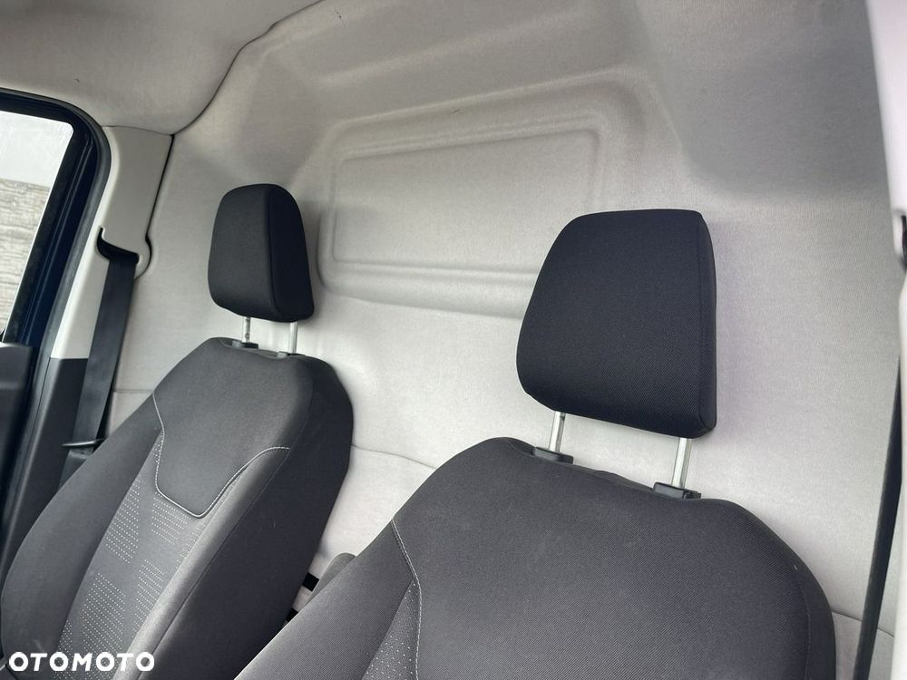 Ford Transit Courier - 12