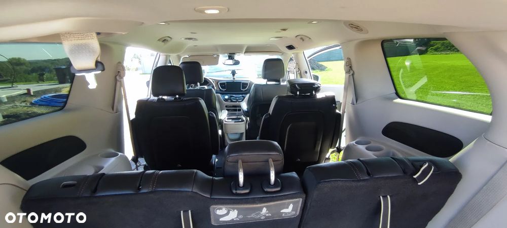 Chrysler Pacifica - 14