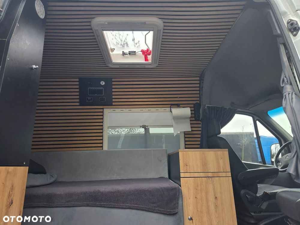 Mercedes-Benz Sprinter - 19