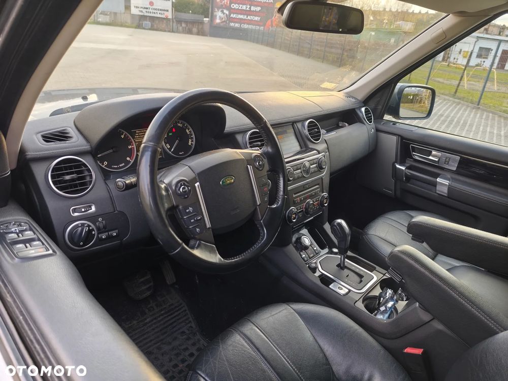 Land Rover Discovery 3.0D V6 HSE - 9