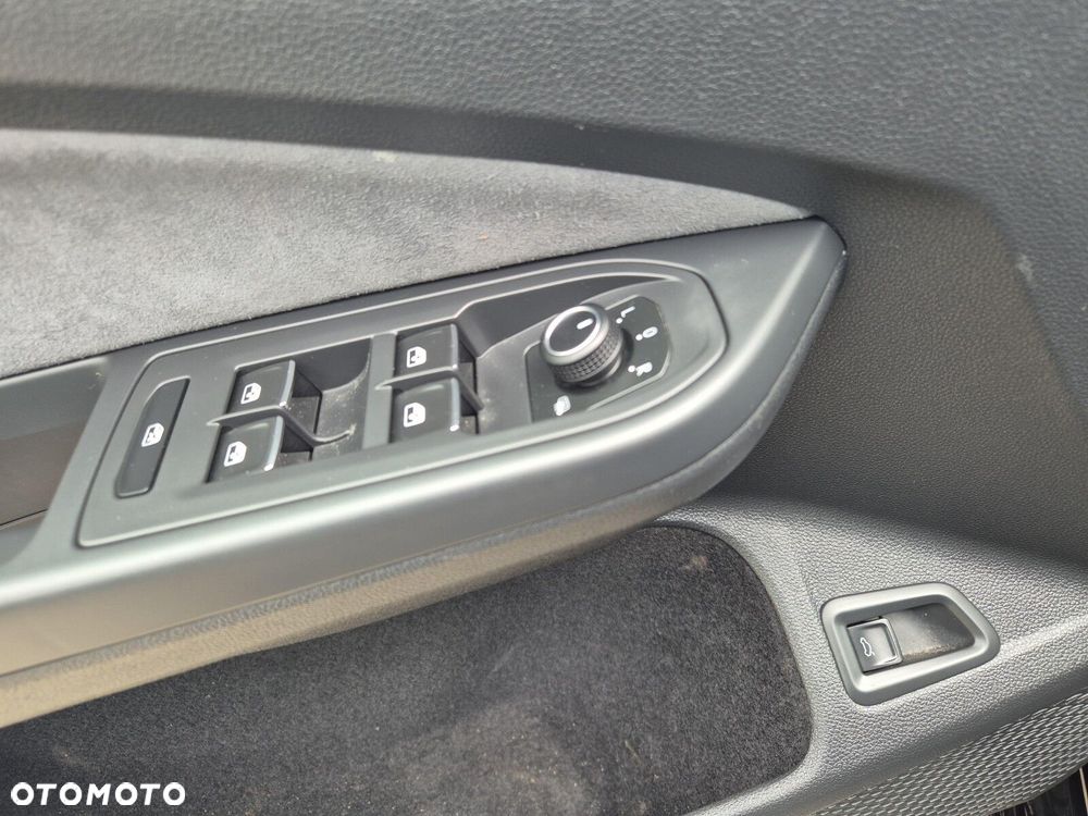 Volkswagen Golf Variant 2.0 TSI 4Motion R - 20